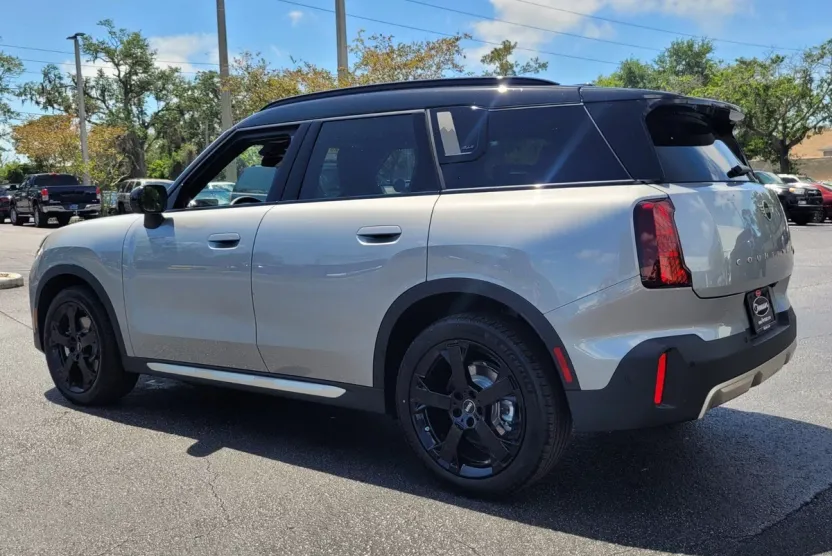 2025 Mini Countryman ALL4 S Iconic photo 1