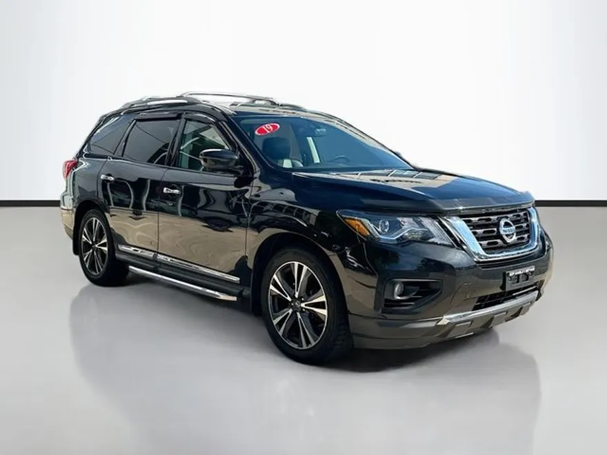2019 Nissan Pathfinder Platinum photo 1
