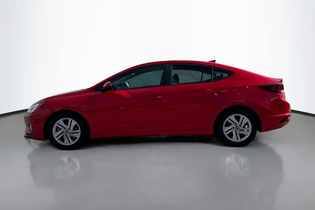 2020 Hyundai Elantra SEL photo 1