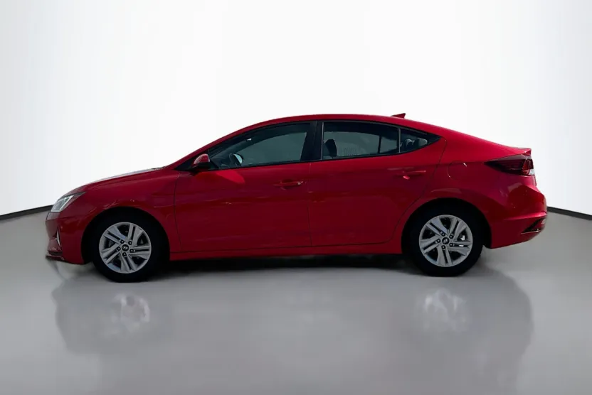 2020 Hyundai Elantra SEL photo 1