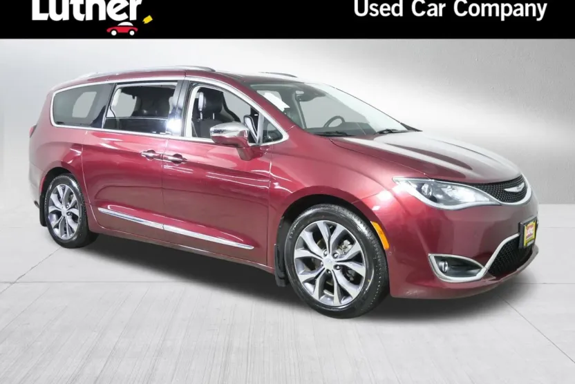 2018 Chrysler Pacifica Limited photo 1