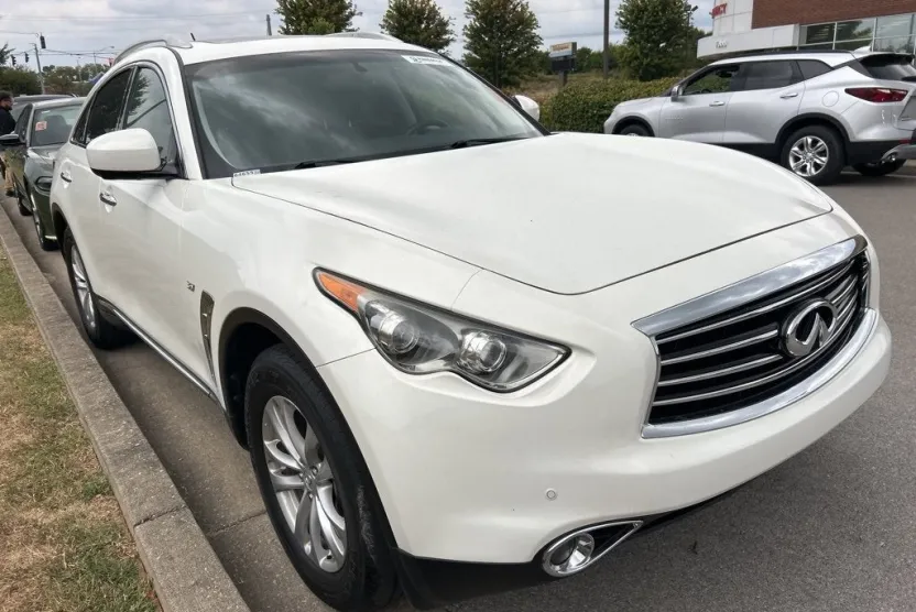 2016 Infiniti QX70 Base photo 1