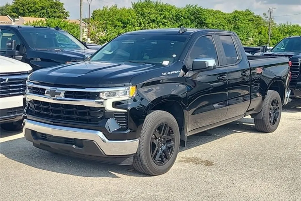 2023 Chevrolet Silverado 1500 LT photo 1
