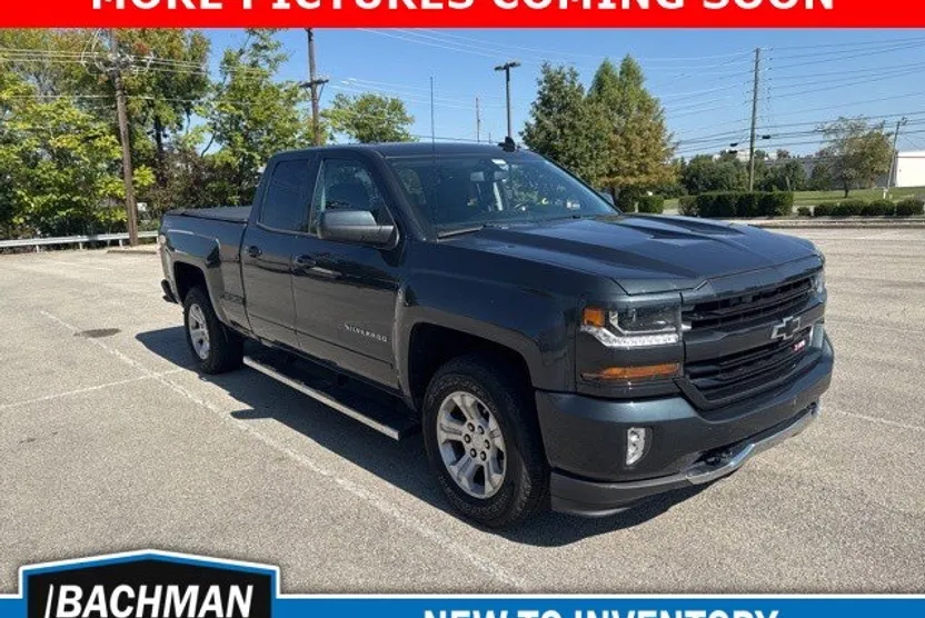 2017 Chevrolet Silverado LT photo 1