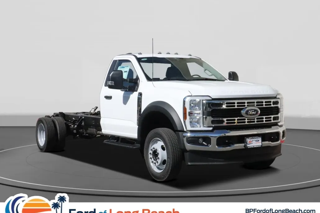 2024 Ford F-550 photo 1