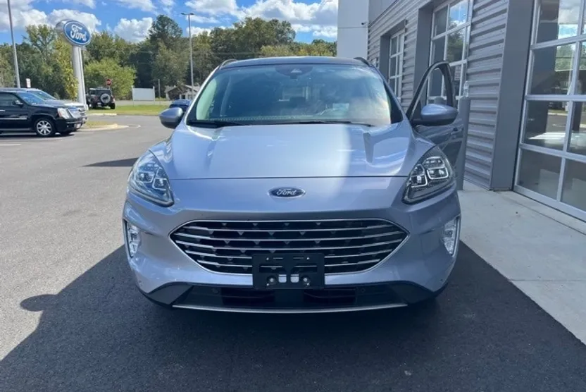 2022 Ford Escape Titanium photo 1