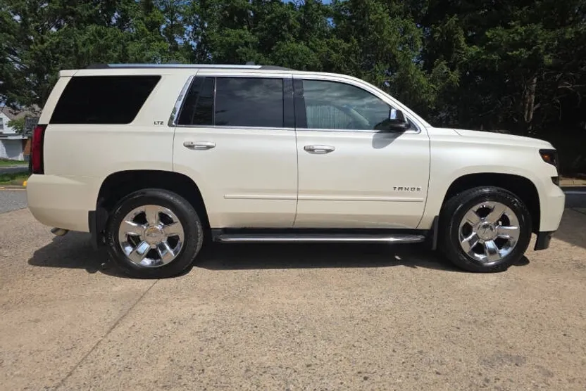 2015 Chevrolet Tahoe LTZ photo 1