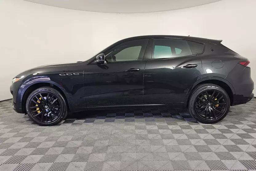 2023 Maserati Levante Modena S photo 1