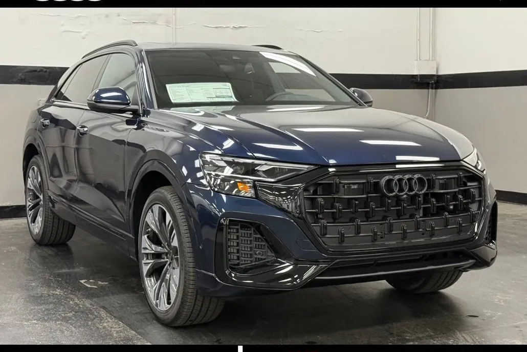 2025 Audi Q8 55 Premium photo 1