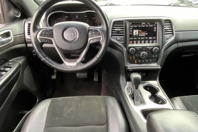 2018 Jeep Grand Cherokee Altitude photo 1