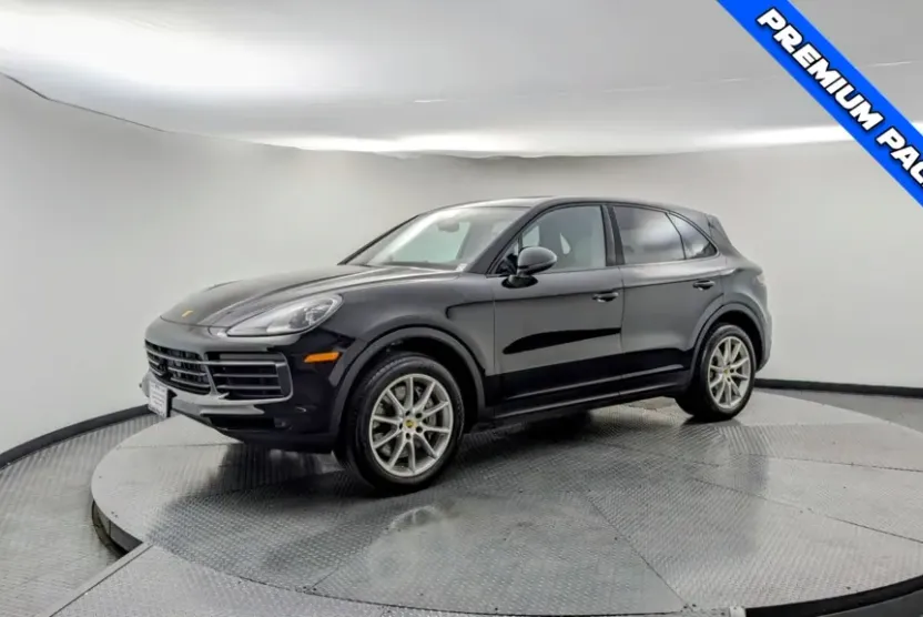 2019 Porsche Cayenne S photo 1