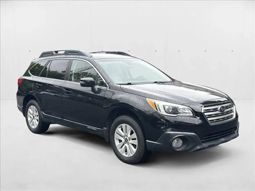 2017 Subaru Outback Premium photo 1