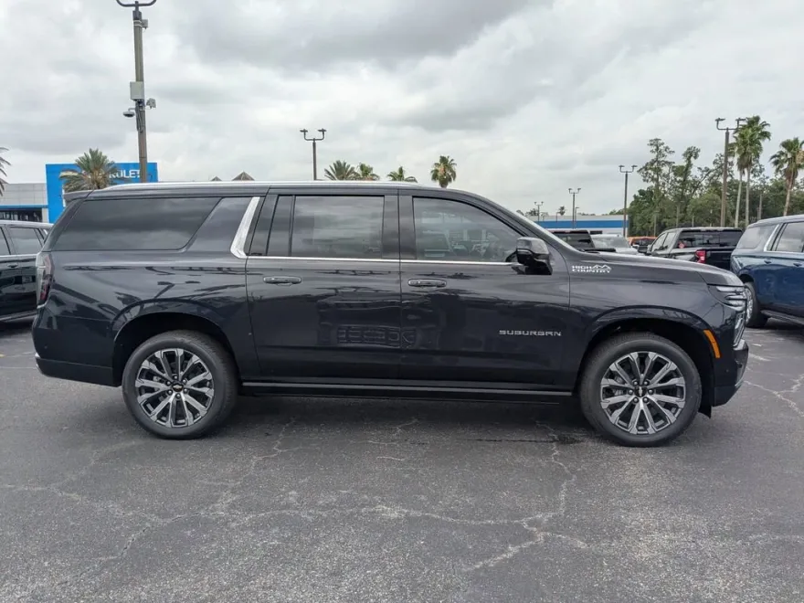 2025 Chevrolet Suburban High Country photo 1