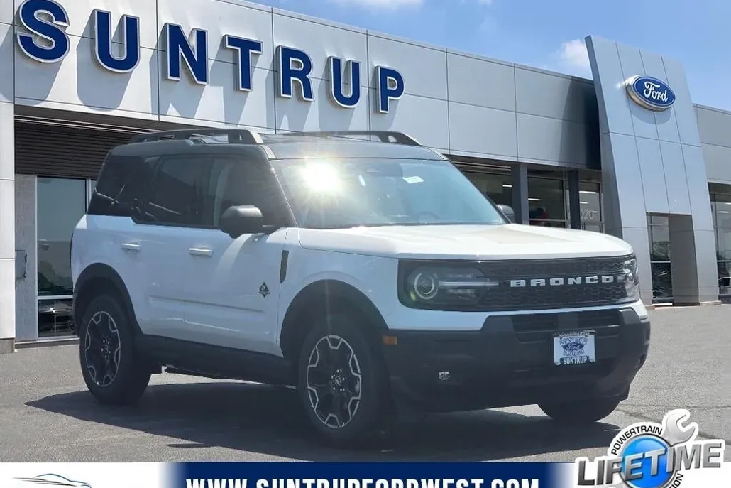 2025 Ford Bronco Sport Outer Banks photo 1