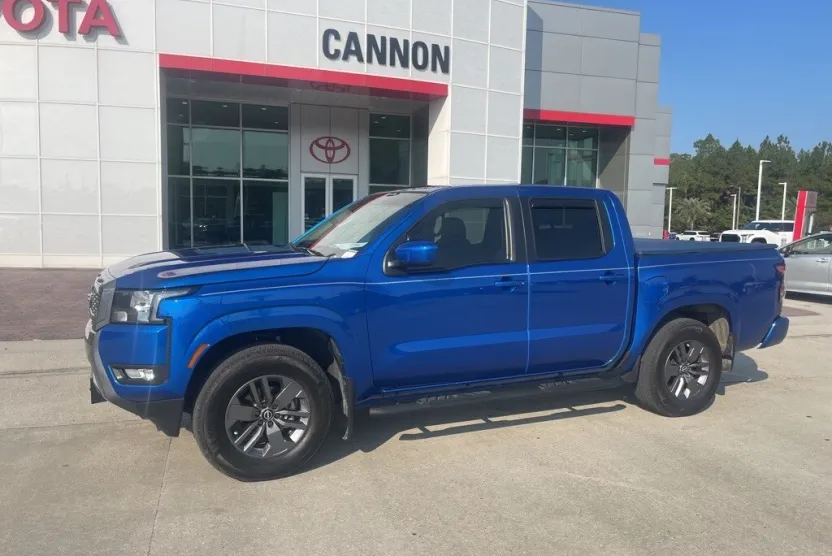 2025 Nissan Frontier SV photo 1