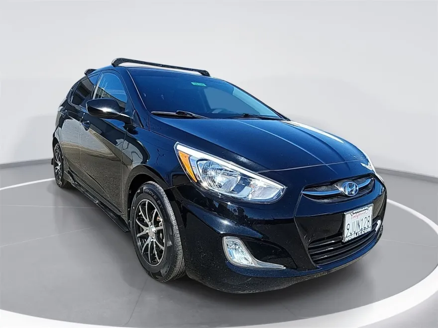 2017 Hyundai Accent SE photo 1