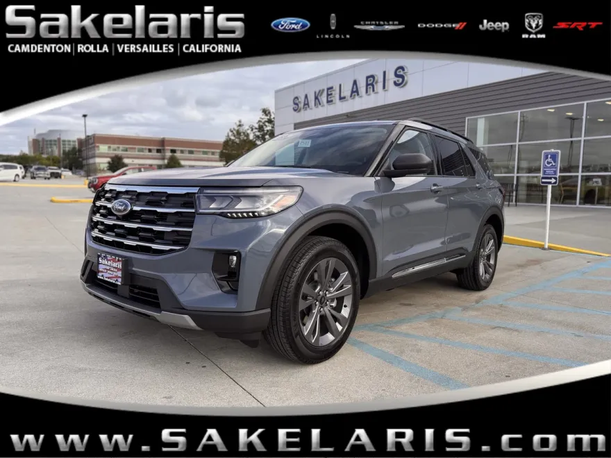 2025 Ford Explorer photo 1