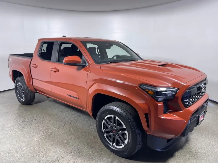 2025 Toyota Tacoma TRD Sport Double Cab photo 1