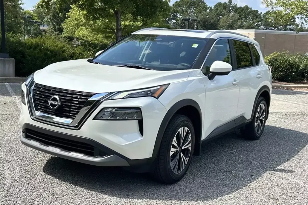 2023 Nissan Rogue SV photo 1