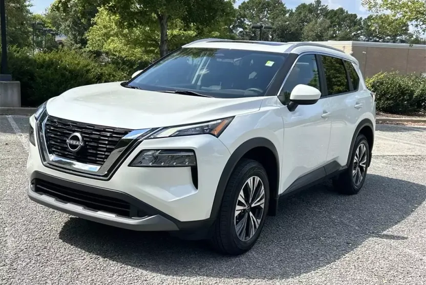 2023 Nissan Rogue SV photo 1