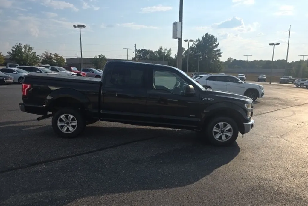 2015 Ford F-150 XLT photo 1