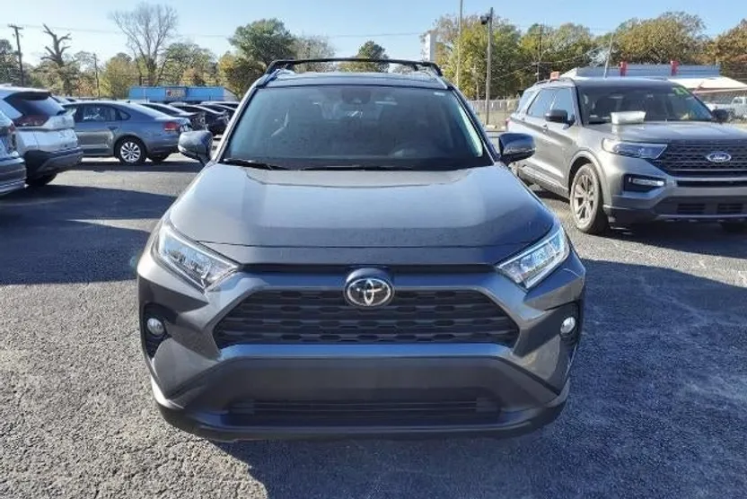 2021 Toyota RAV4 XLE Premium photo 1