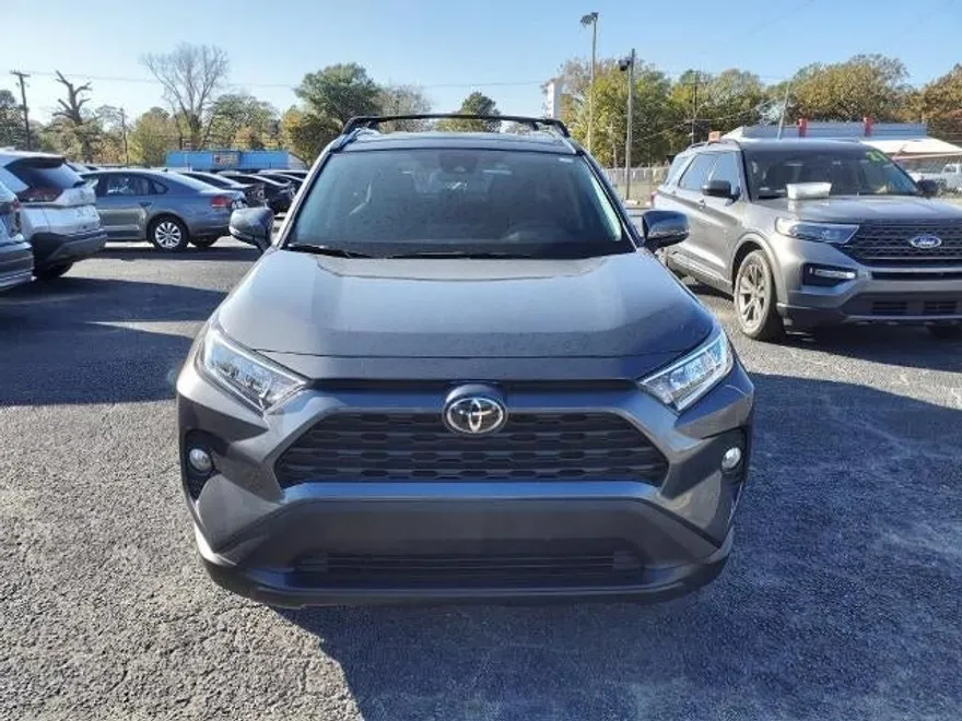 2021 Toyota RAV4 XLE Premium photo 1