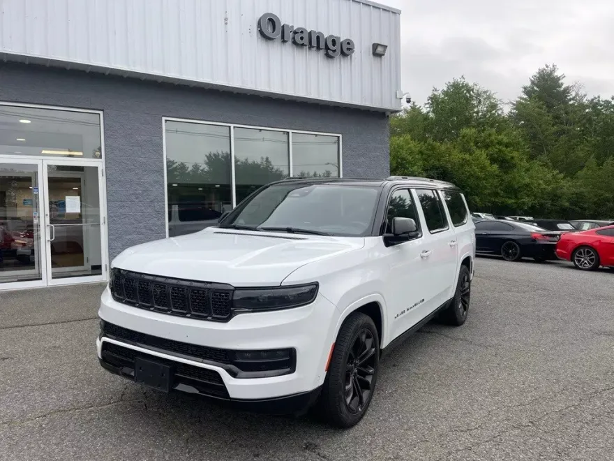 2024 Jeep Grand Wagoneer L II photo 1
