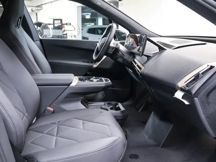 2026 Bmw iX photo 18
