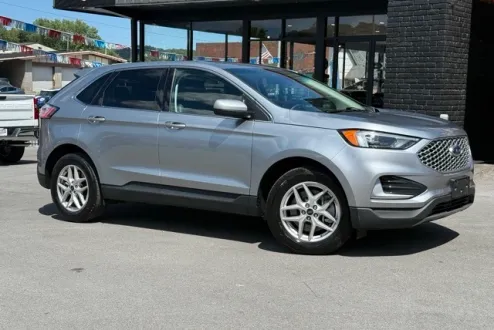 2024 Ford Edge SEL photo 2