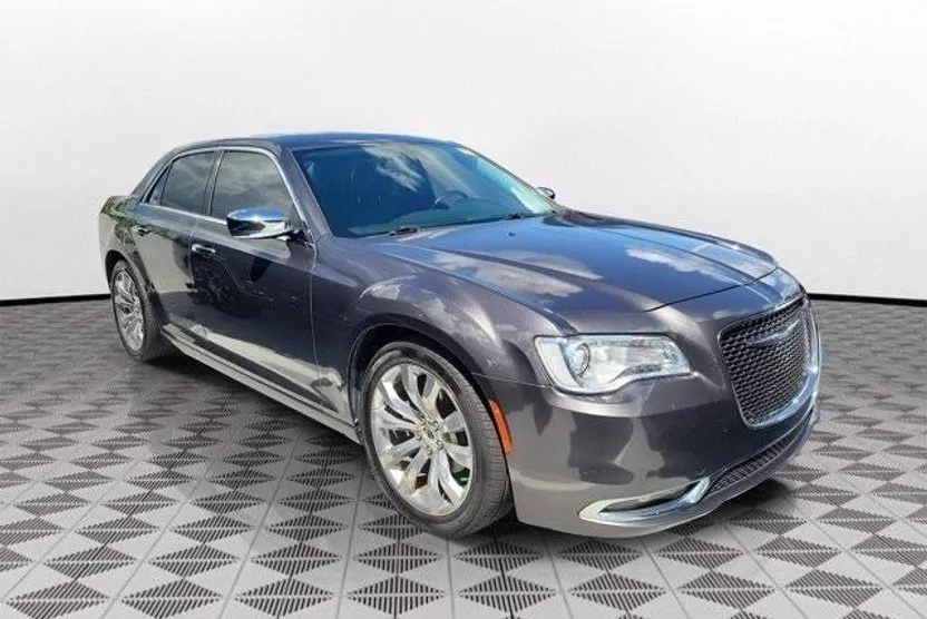 2018 Chrysler 300 Limited photo 1