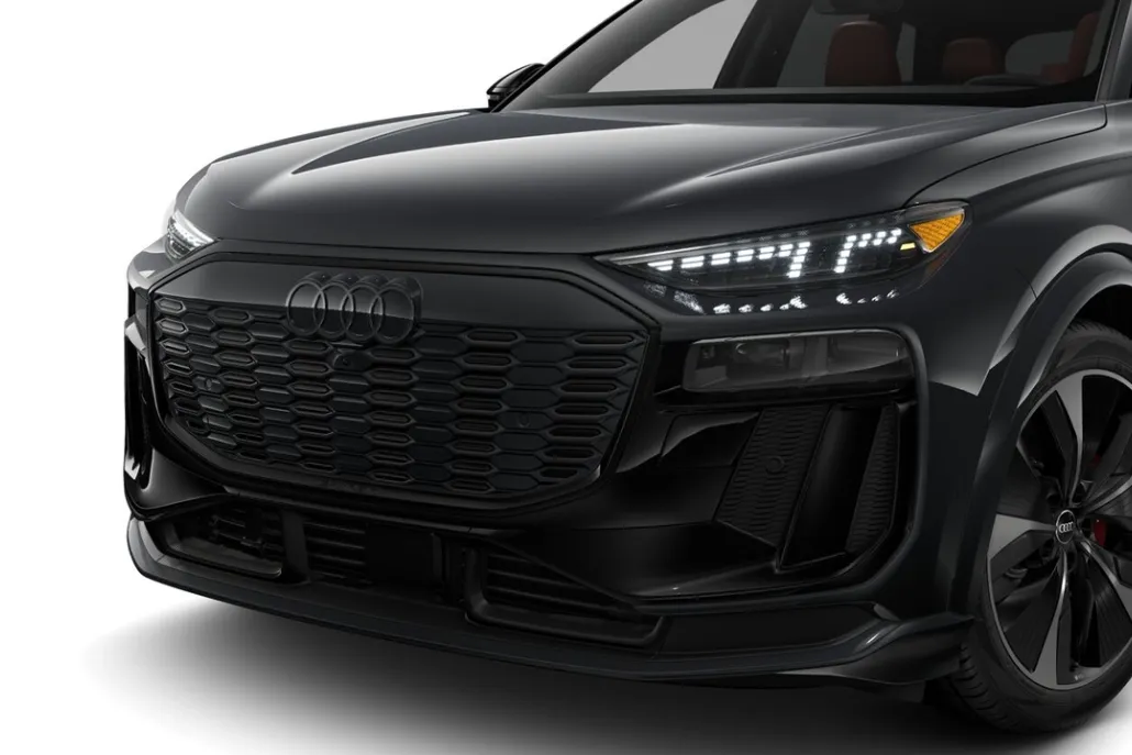 2025 Audi SQ6 photo 1