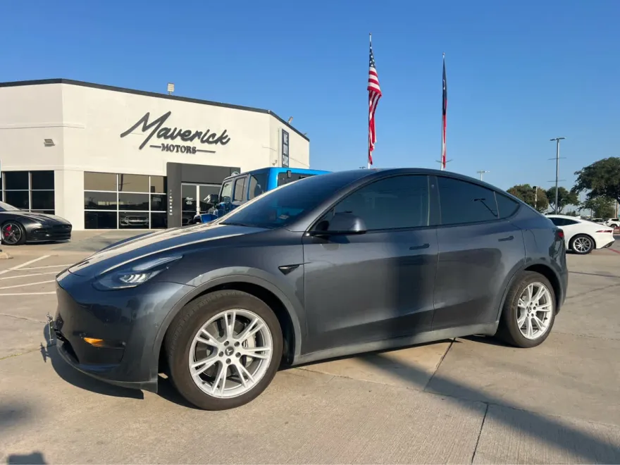 2021 Tesla Model Y Long Range photo 1