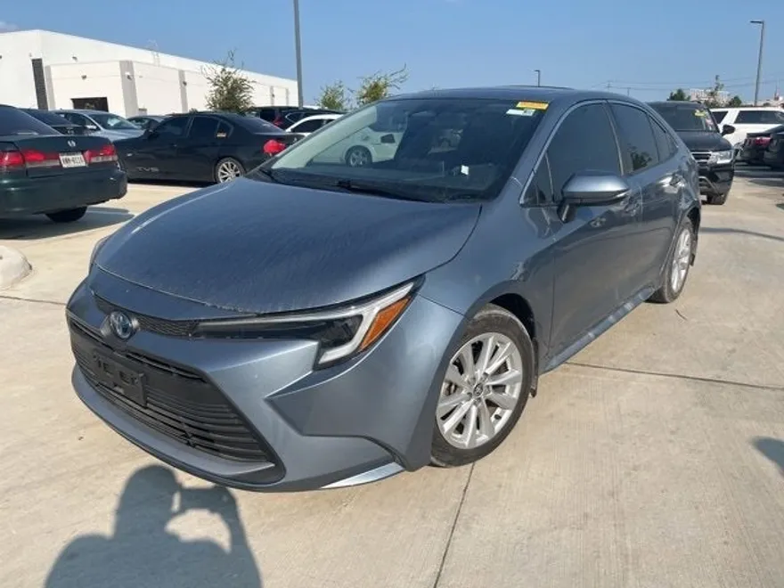 2024 Toyota Corolla Hybrid XLE photo 1