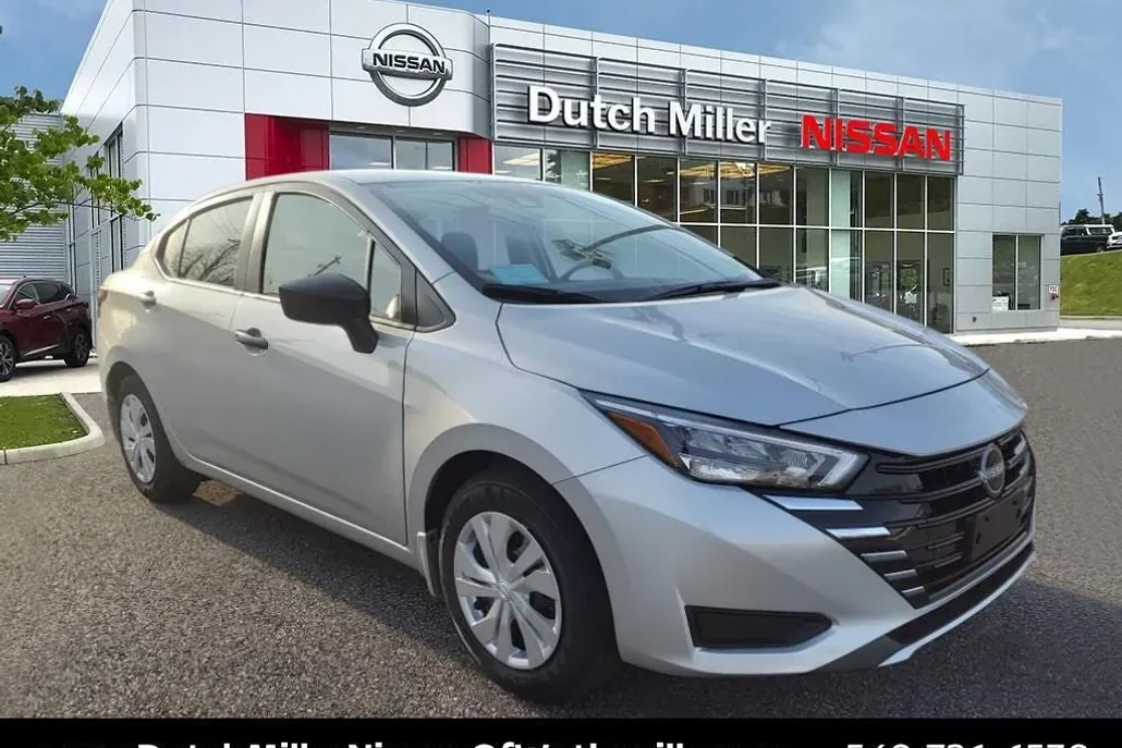 2025 Nissan Versa S photo 1