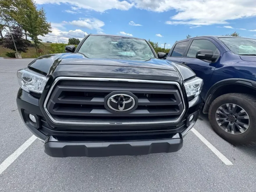 2023 Toyota Tacoma SR5 photo 1