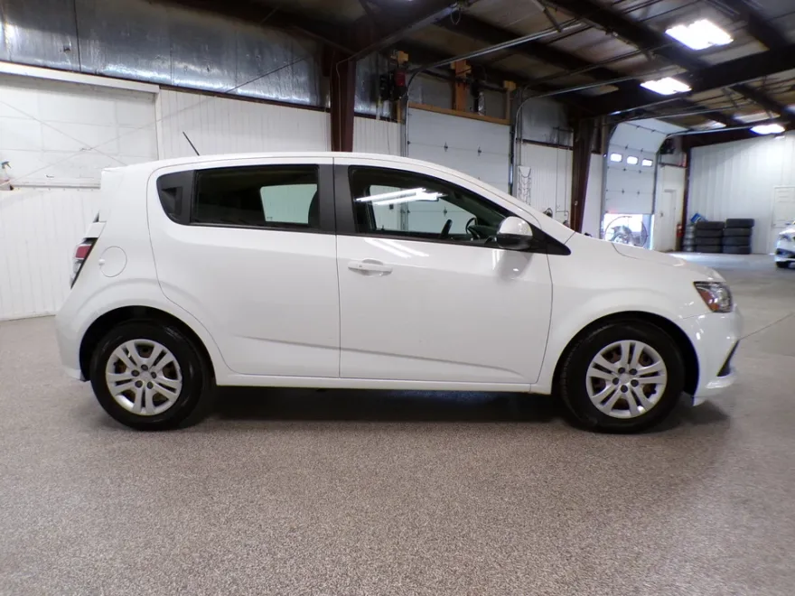 2020 Chevrolet Sonic LT photo 5