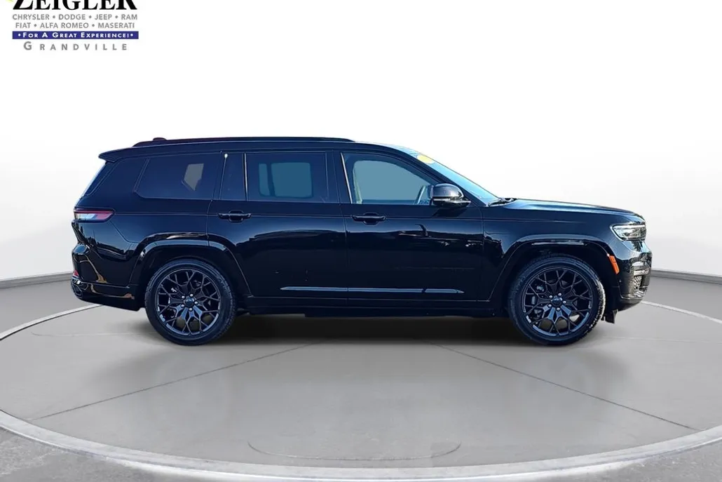 2023 Jeep Grand Cherokee L Summit photo 1