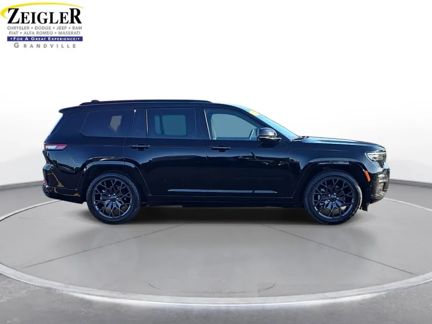 2023 Jeep Grand Cherokee L Summit photo 1