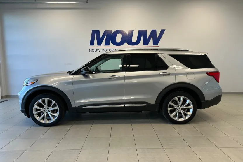 2021 Ford Explorer Platinum photo 1