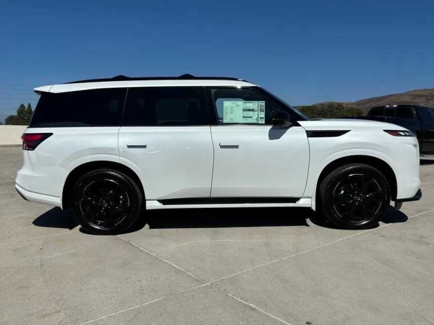 2026 Infiniti QX80 Sensory photo 1