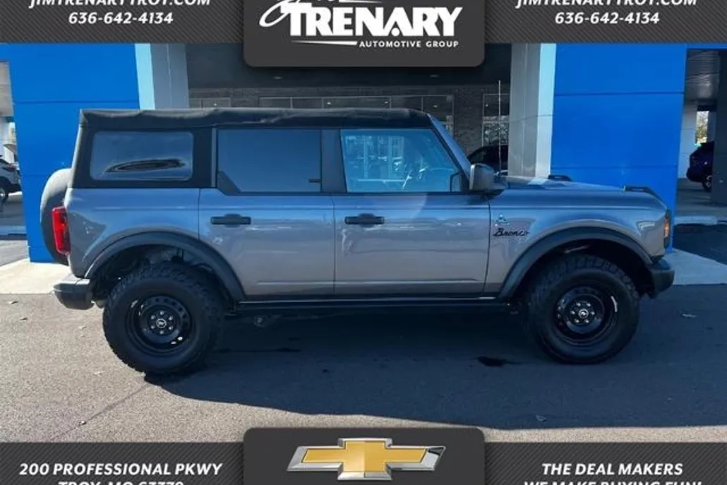 2022 Ford Bronco Base photo 1