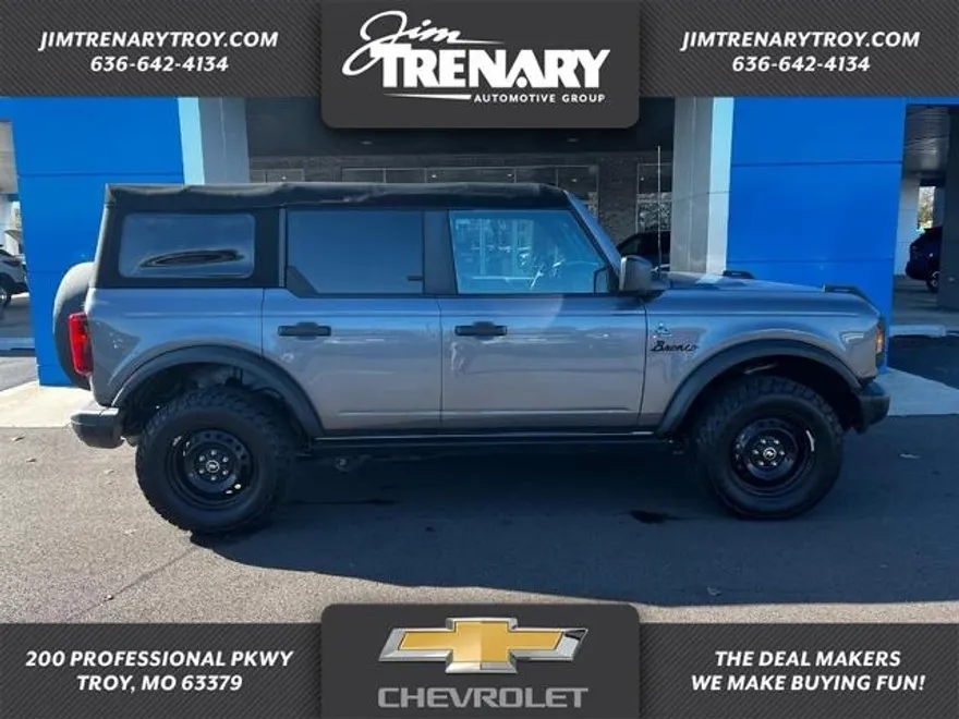 2022 Ford Bronco Base photo 1
