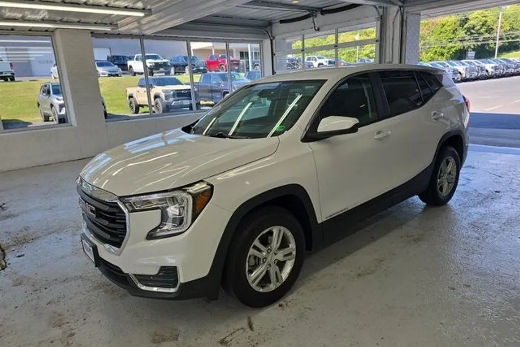 2024 Gmc Terrain SLE photo 1