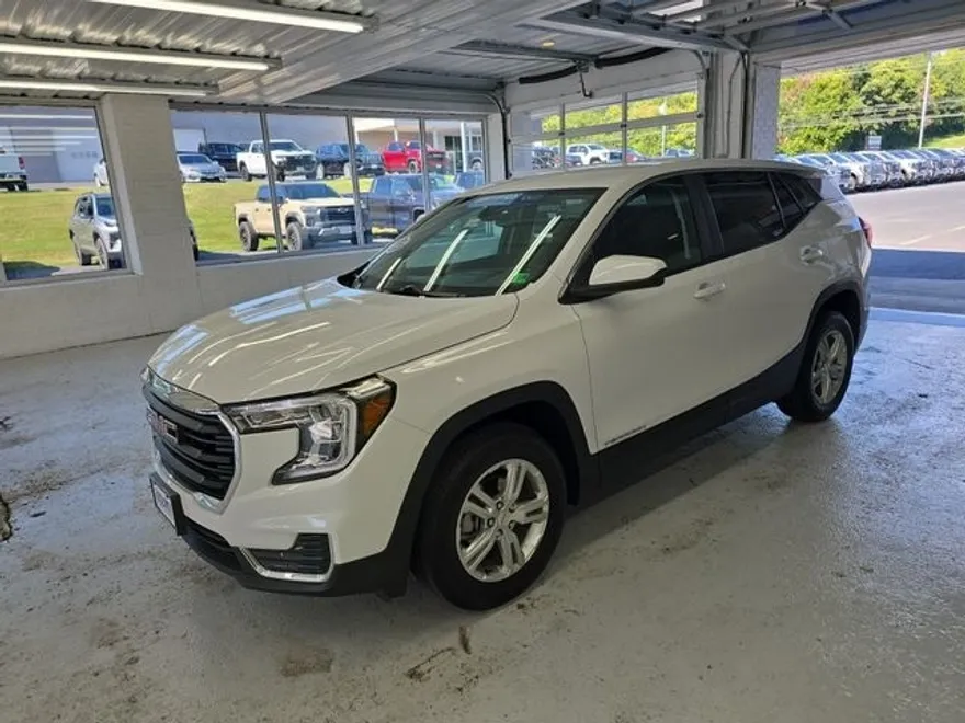 2024 Gmc Terrain SLE photo 1