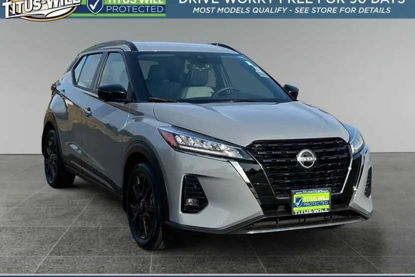 2024 Nissan Kicks SR photo 1