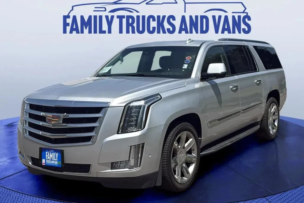 2017 Cadillac Escalade ESV Luxury photo 1