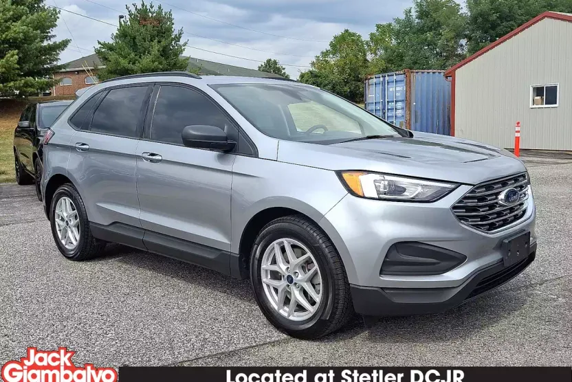 2021 Ford Edge SE photo 1
