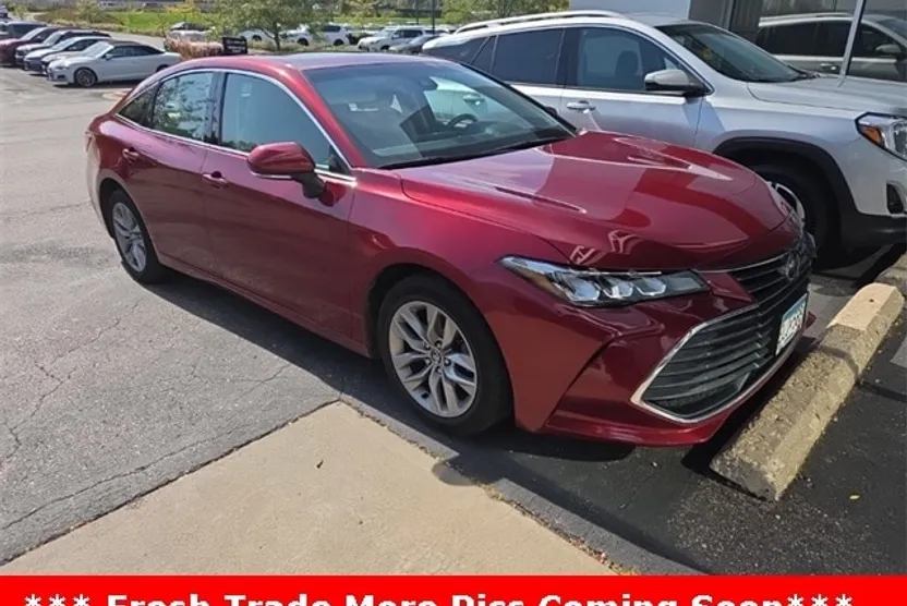 2020 Toyota Avalon XLE Hybrid photo 1