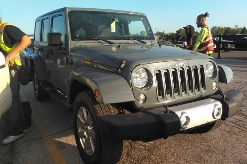 2014 Jeep Wrangler Unlimited Sahara photo 1